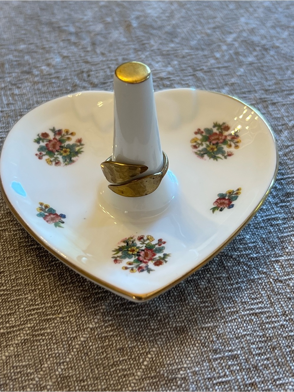 Coalport China , Heart-Shaped Ming Rose , Ring Dish with Gold Trim, Vintage